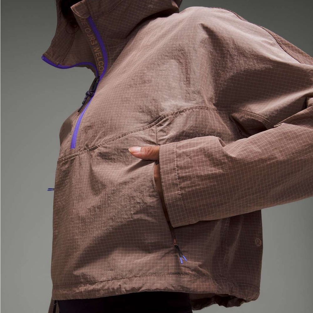 Lululemon Cinch Back Hiking Half Zip Pullover size 4 red clay color